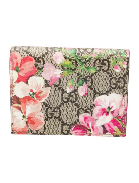 gucci floral print wallet|where to buy gucci blooms.